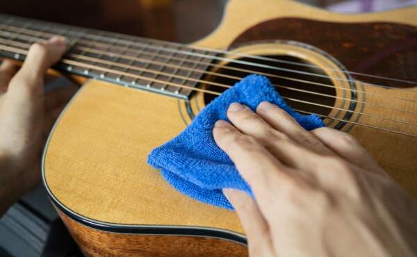 Gitaar schoonmaken