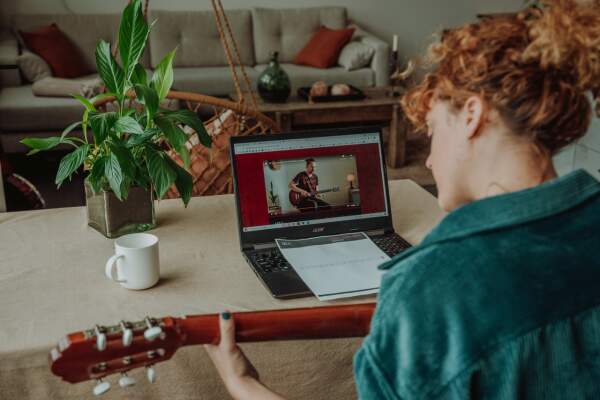 Beginnen met gitaarspelen? Dit moet je weten!