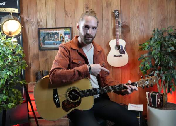 Aan de kust op gitaar